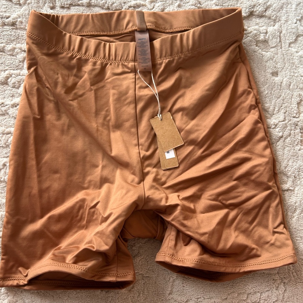 ✨SALE✨SKIMS swim shorts